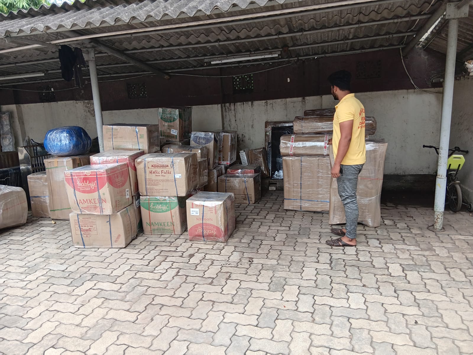 Unloading Services in Durgapur | Mondal Packers and Movers